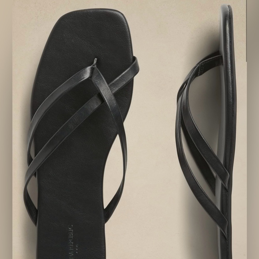 NWOT | Banana Republic | Black Flip-Flop / Thong Sandal | Size 9